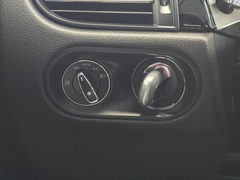 Used 2023 Porsche Macan image 26