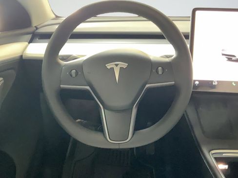 Used 2024 Tesla Model Y Long Range RWD image 13