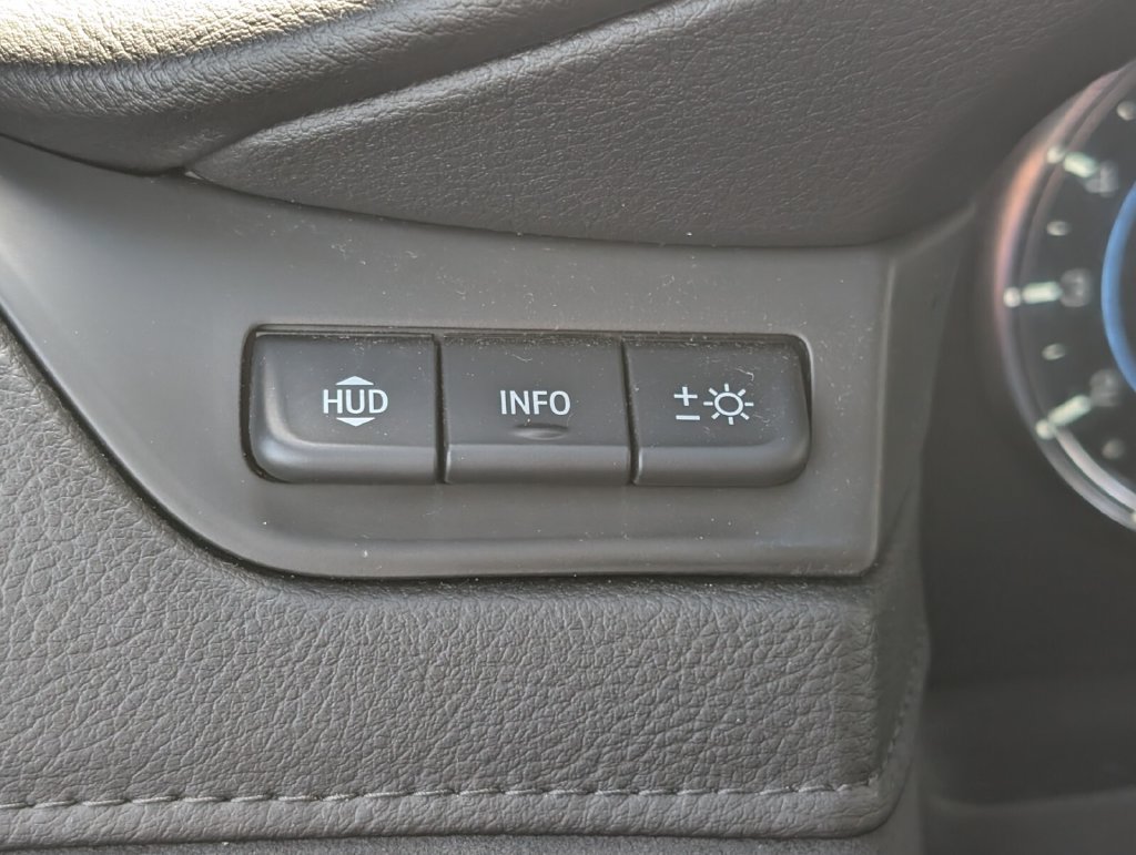 Certified 2020 Cadillac Escalade Luxury w/ Escalade Sport Edition AWD/4WD image 36