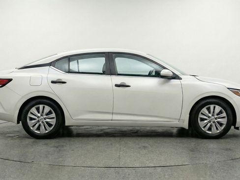 Used 2025 Nissan Sentra S FWD image 11
