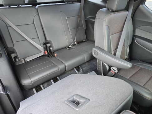 Used 2022 Chevrolet Traverse High Country image 37