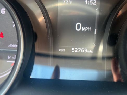 Used 2022 Toyota Camry SE w/ Carpet Mat Package (TMS) image 9