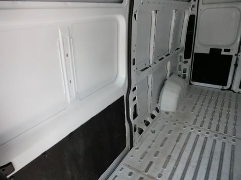 Used 2026 RAM ProMaster 2500 w/ Convenience Group FWD image 12