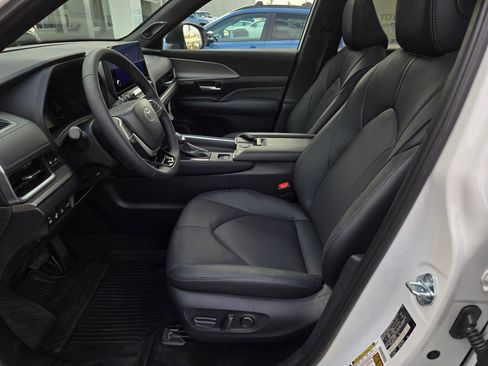 Certified 2026 Toyota Grand Highlander AWD Hybrid image 18