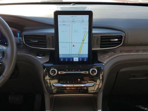 Certified 2023 Ford Explorer Platinum w/ Technology Package image 29