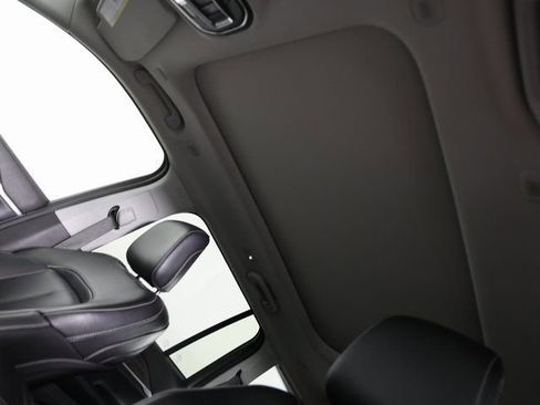 Used 2023 Jeep Grand Cherokee 4WD 4xe image 12