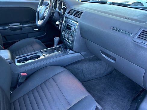 Used 2013 Dodge Challenger SXT image 16
