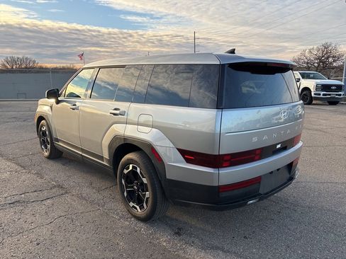 Used 2025 Hyundai Santa Fe SE image 5