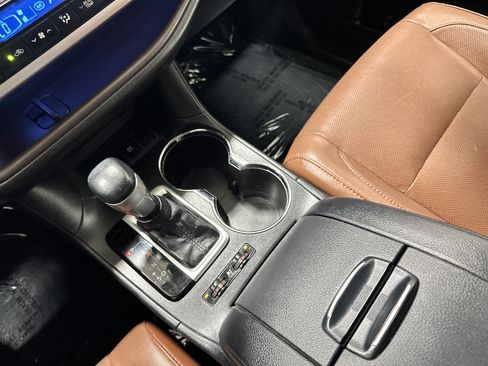 Used 2019 Toyota Highlander Limited Platinum AWD/4WD image 26