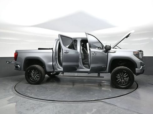 Used 2025 GMC Sierra 1500 AT4 w/ AT4 Premium Package AWD/4WD image 41