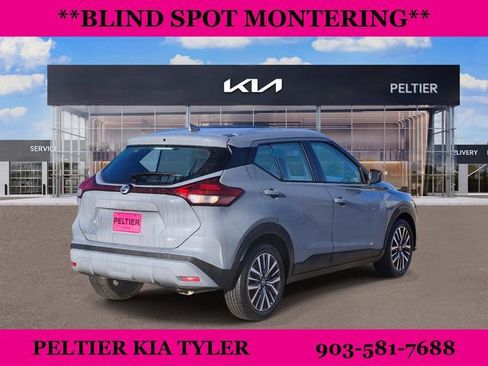 Used 2021 Nissan Kicks SV image 8