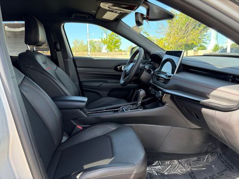 Used 2024 Jeep Compass Trailhawk image 32