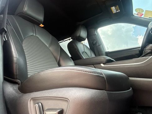 Used 2021 Toyota Highlander XSE FWD image 28