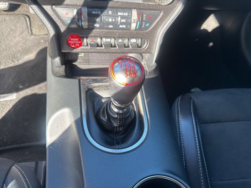 Used 2016 Ford Mustang Shelby GT350 w/ Technology Package image 18