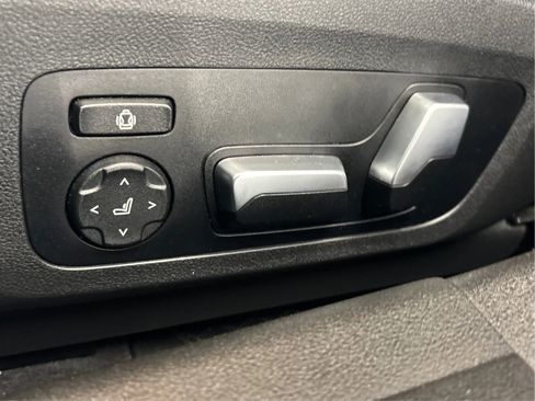 Used 2019 BMW 330i xDrive Sedan w/ Convenience Package image 25