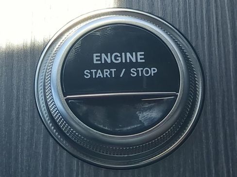 New 2025 Mercedes-Benz GLC 350e 4MATIC image 16