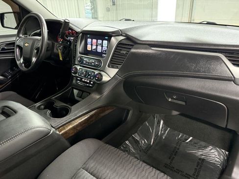 Used 2017 Chevrolet Suburban LS AWD/4WD image 39