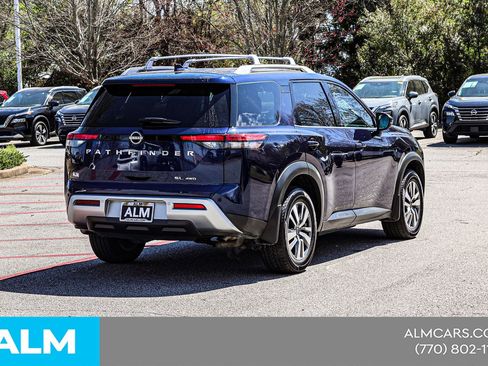 Used 2023 Nissan Pathfinder SL AWD/4WD image 7