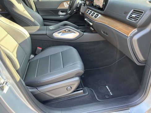 Used 2025 Mercedes-Benz GLS 450 4MATIC image 53