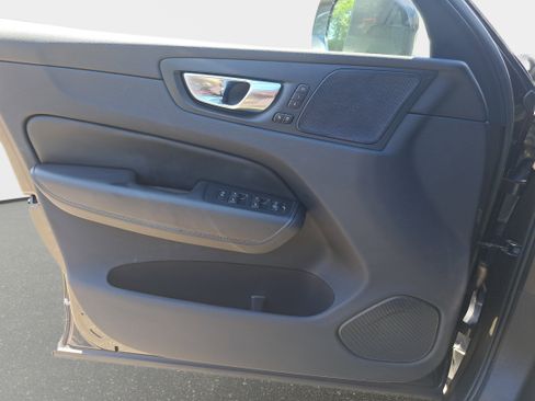 Used 2023 Volvo XC60 B5 Ultimate w/ Climate Package FWD image 26