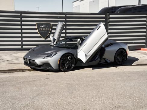 Used 2023 Maserati MC20 Spyder RWD image 18