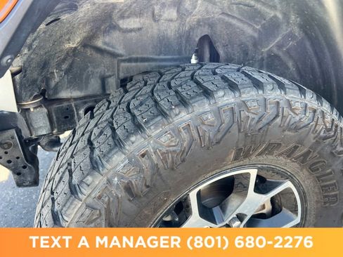 Used 2020 Jeep Wrangler Unlimited Rubicon w/ Dual Top Group AWD/4WD image 27