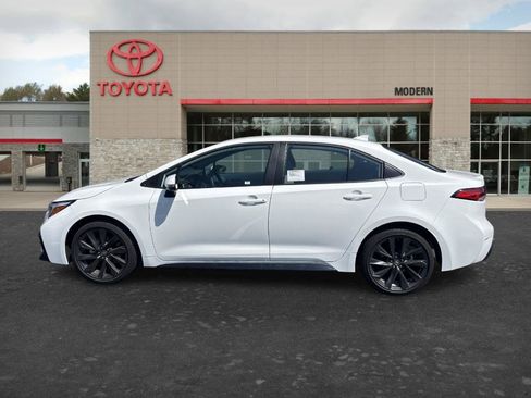 Certified 2026 Toyota Corolla SE FWD image 4
