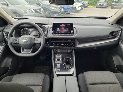 Certified 2026 Nissan Rogue SV FWD image 14