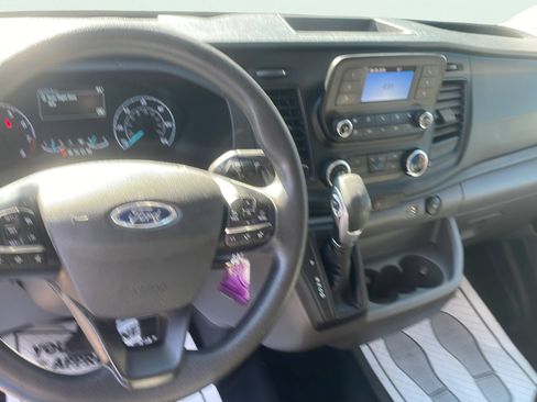 Used 2025 Ford Transit 250 148 Medium Roof RWD image 17