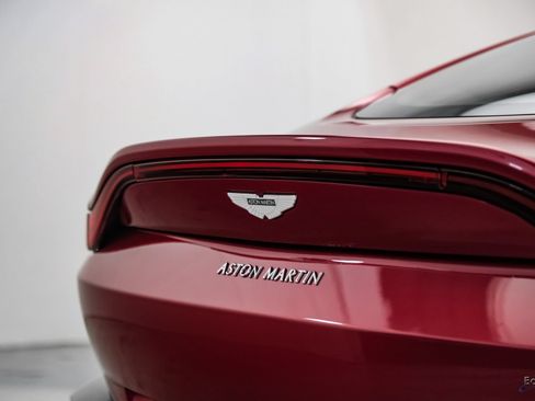 Used 2019 Aston Martin V8 Vantage Coupe RWD image 18