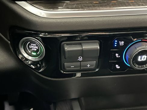 Used 2023 Chevrolet Silverado 1500 LTZ image 26