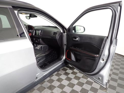 Used 2019 Jeep Compass Trailhawk AWD/4WD image 30