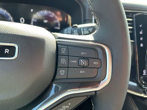 New 2024 Jeep Wagoneer 4WD w/ Convenience Group I image 15