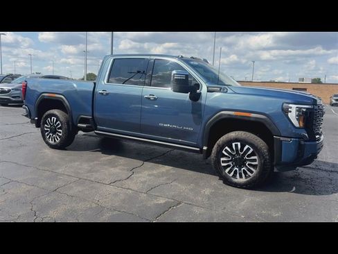 Certified 2026 GMC Sierra 3500 Denali Ultimate AWD/4WD image 2