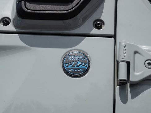 Used 2024 Jeep Wrangler Unlimited AWD/4WD image 9