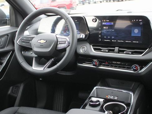 New 2026 Chevrolet Equinox LT w/ Convenience Package II image 9