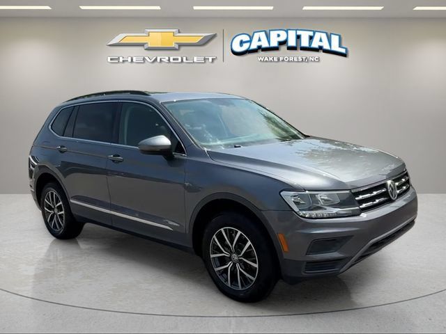 Used 2020 Volkswagen Tiguan SE w/ Panoramic Sunroof Package FWD image 7