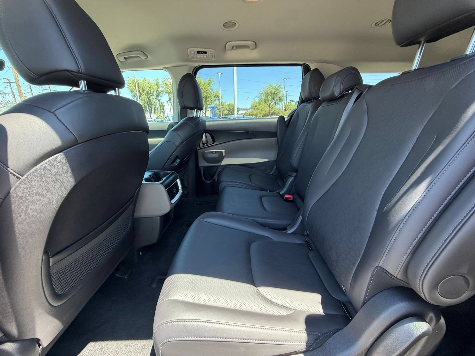 Used 2026 Kia Carnival FWD image 26