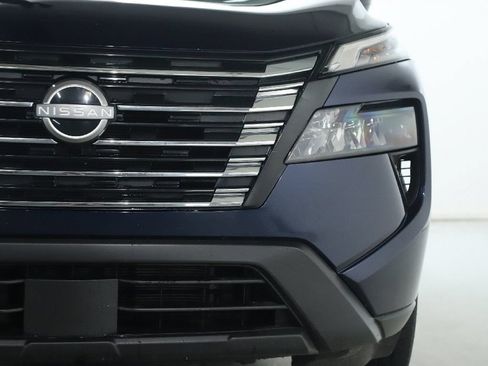 Used 2024 Nissan Rogue SV FWD image 8