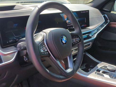 Used 2025 BMW X5 xDrive50e w/ Climate Comfort Package image 18