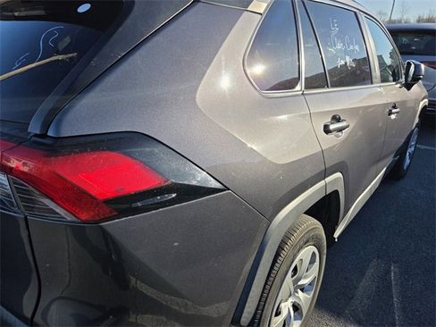 Used 2020 Toyota RAV4 LE image 5