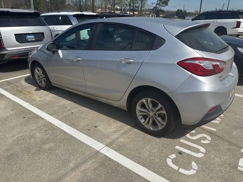 Used 2019 Chevrolet Cruze LS w/ LS Convenience Package image 4