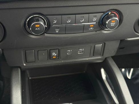 Certified 2025 Nissan Frontier SV RWD image 27