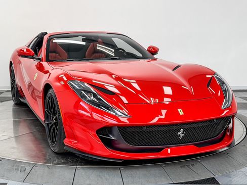 Used 2023 Ferrari 812 GTS RWD image 2