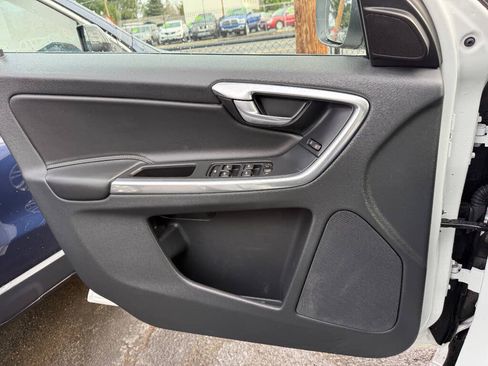 Used 2015 Volvo XC60 T5 Premier image 23