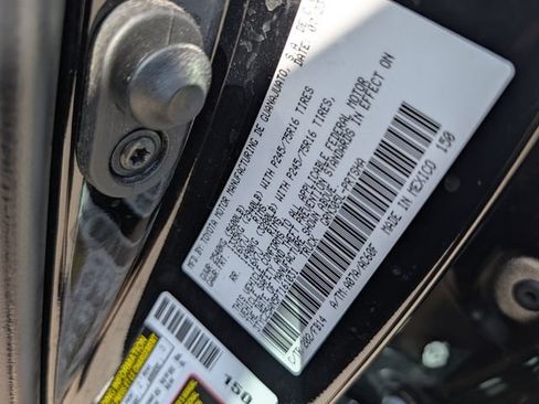 Used 2023 Toyota Tacoma SR AWD/4WD image 34