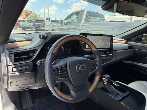 Used 2024 Lexus ES 350 w/ Technology Package FWD image 18