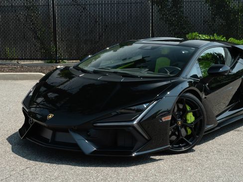 Used 2024 Lamborghini Revuelto AWD/4WD image 30