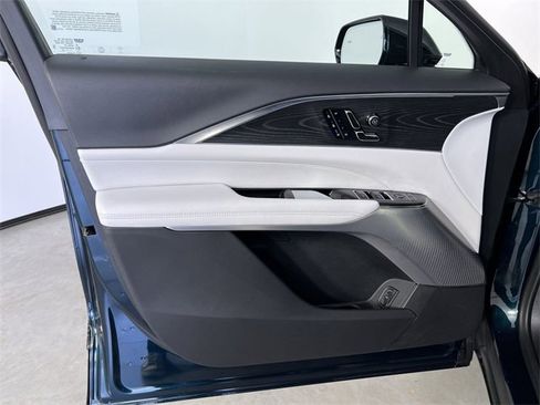 Certified 2025 Cadillac Lyriq Luxury image 23