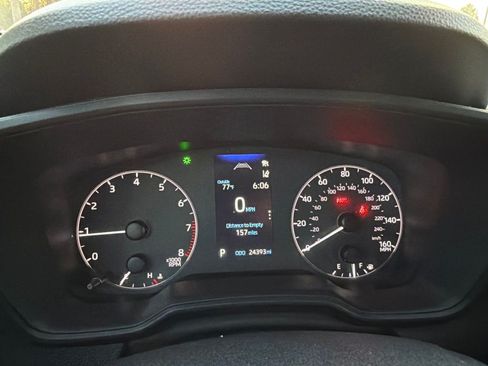 Used 2024 Toyota Corolla Cross LE FWD image 7